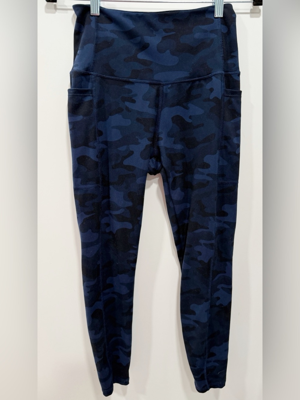 Danskin | Women’s 7/8 Length High Rise Brushed Camo Leggings w/Pockets, Size M